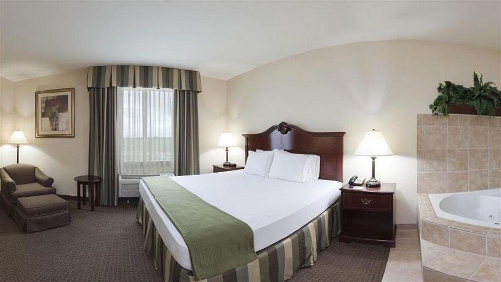 Holiday Inn Express Hotel & Suites Woodward Hwy 270 By Ihg Exterior photo