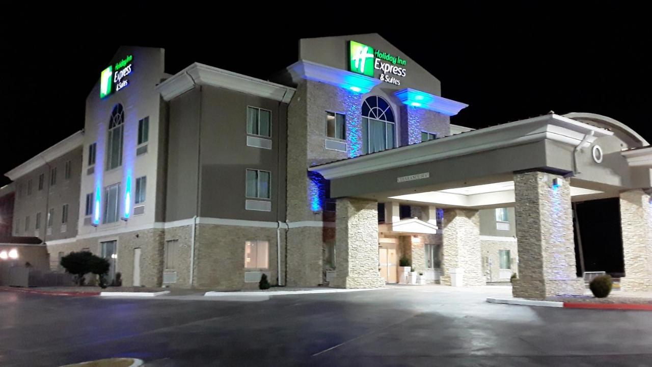 Holiday Inn Express Hotel & Suites Woodward Hwy 270 By Ihg Exterior photo