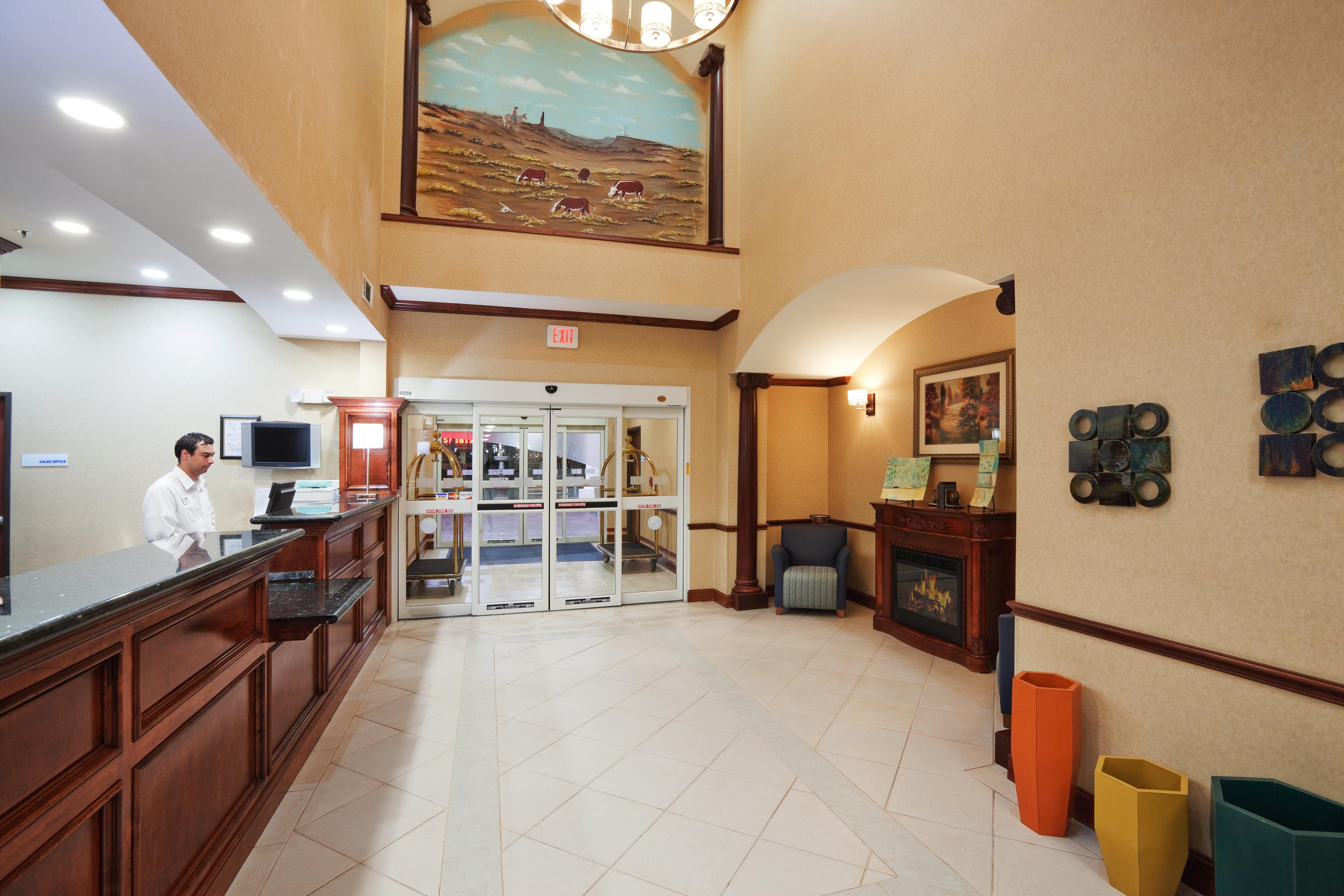 Holiday Inn Express Hotel & Suites Woodward Hwy 270 By Ihg Exterior photo