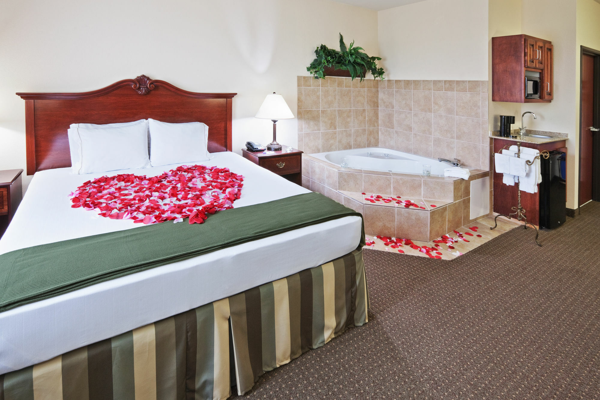 Holiday Inn Express Hotel & Suites Woodward Hwy 270 By Ihg Exterior photo