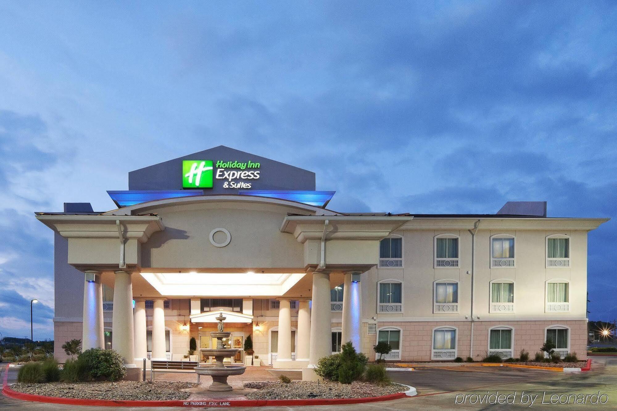 Holiday Inn Express Hotel & Suites Woodward Hwy 270 By Ihg Exterior photo